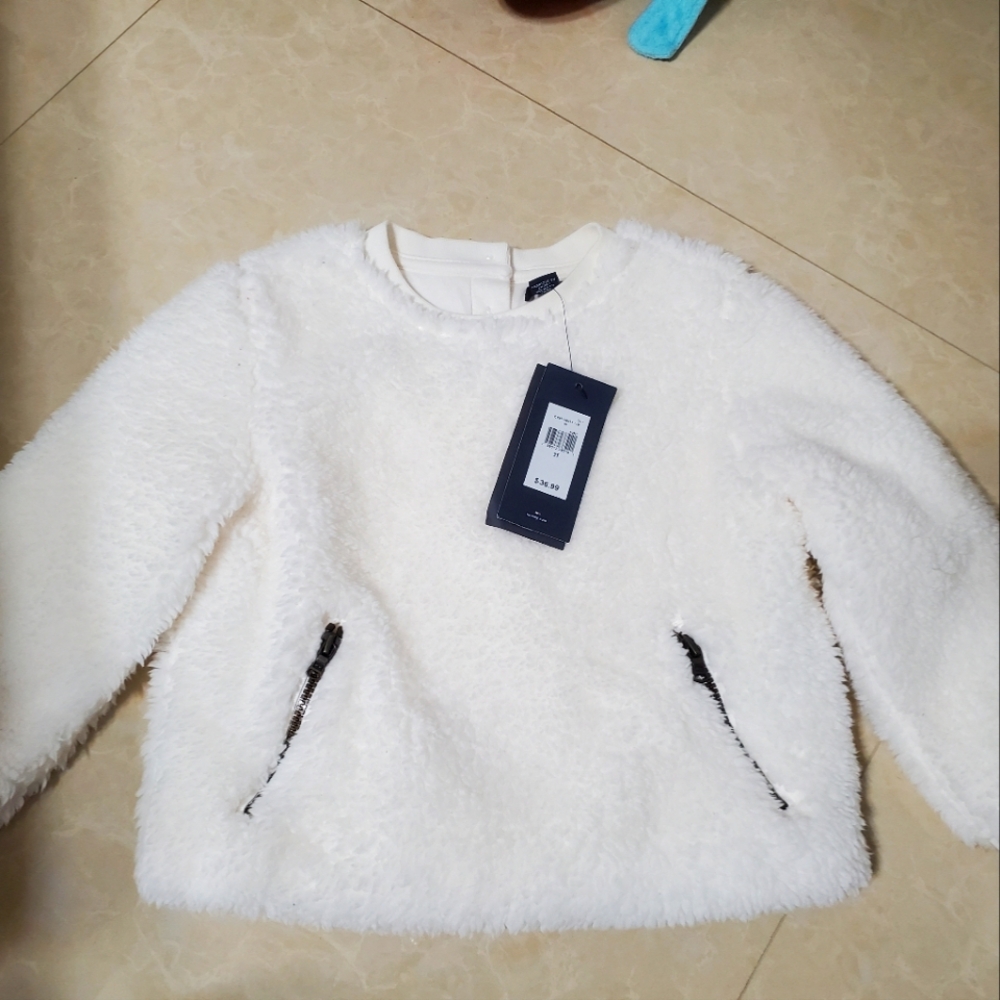 White girls pullover NEW